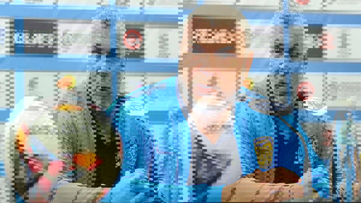 أبوظبي الرياضية: كوزمين أقرب من أي اسم آخر لقيادة الشارقة