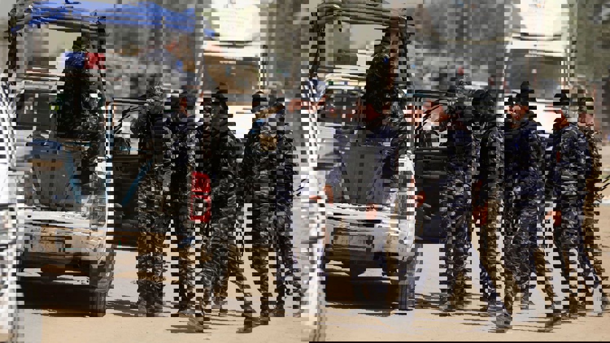 بعد 18 عاما في سجون الاحتلال الإسرائيلي.. حماس تعتقل أسيرا محررا وعشرات من أقاربه