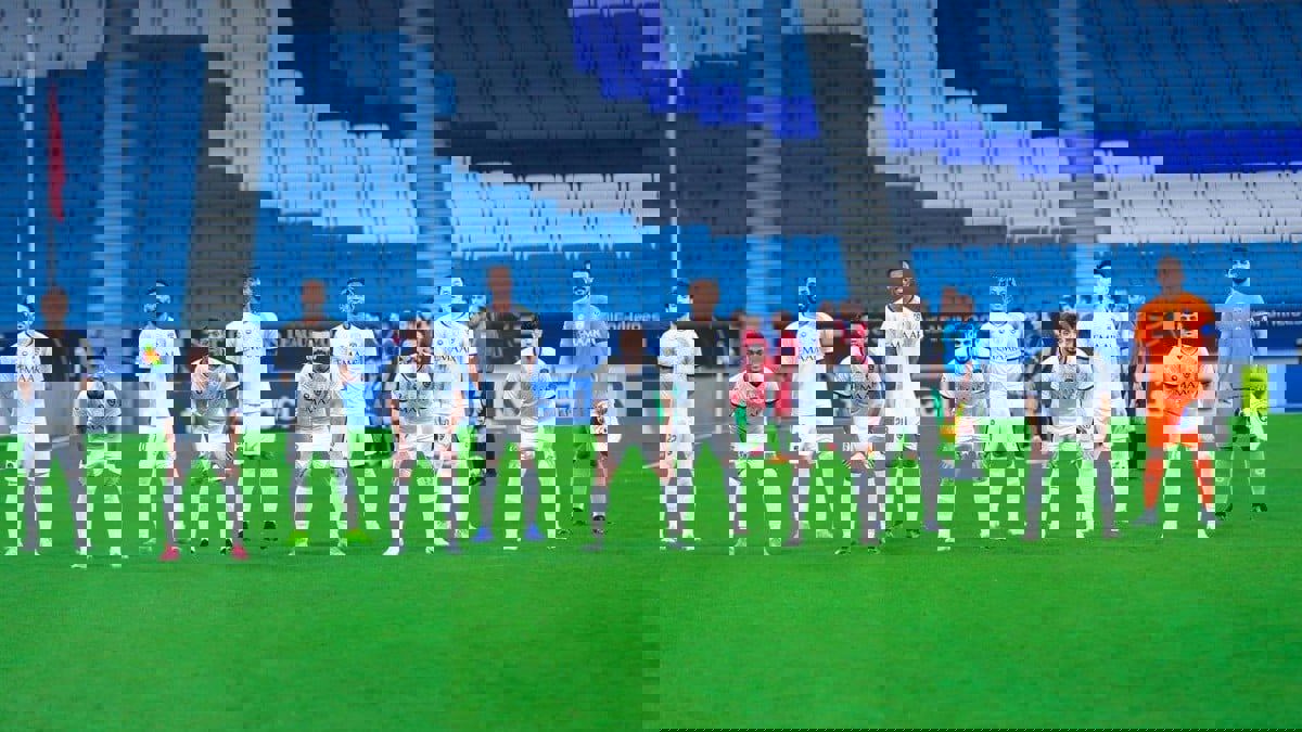 الهلال يعلن عودة 7 لاعبين إلى الرياض بعد تعافيهم من كورونا