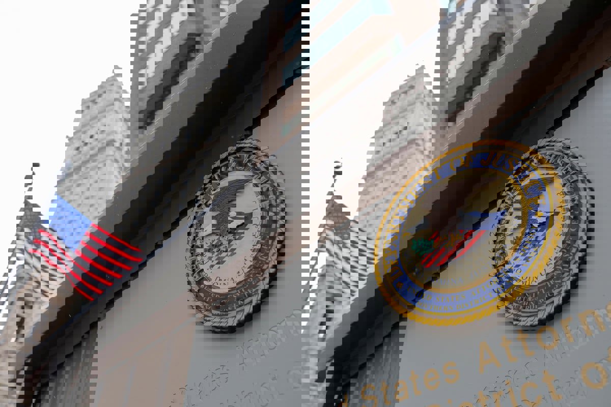 أمريكا.. 10 ملايين دولار لمن يدلي بمعلومات عن "القطة السوداء"