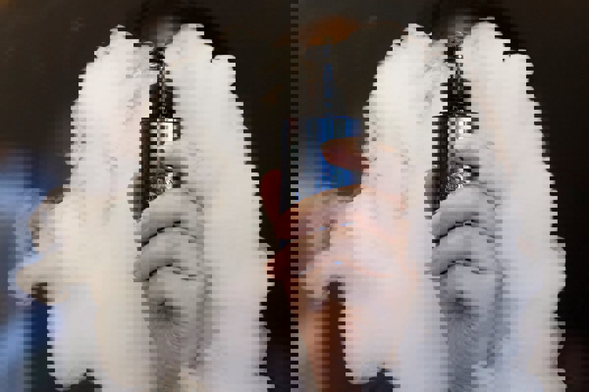 دراسة تكشف خطورة المواد الكيميائية في السجائر الإلكترونية