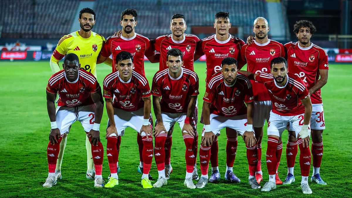 بالاسم.. مدرب عالمي يرفض تدريب الأهلي المصري