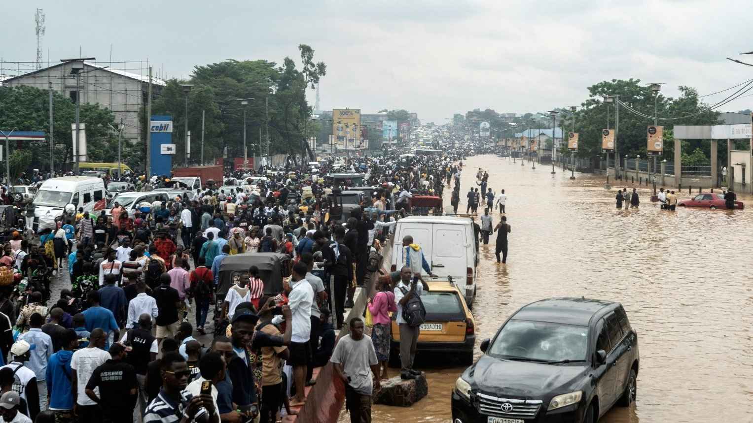 فيضانات كارثية.. السحب الموسمية تنشط بضراوة في أفريقيا (فيديو)