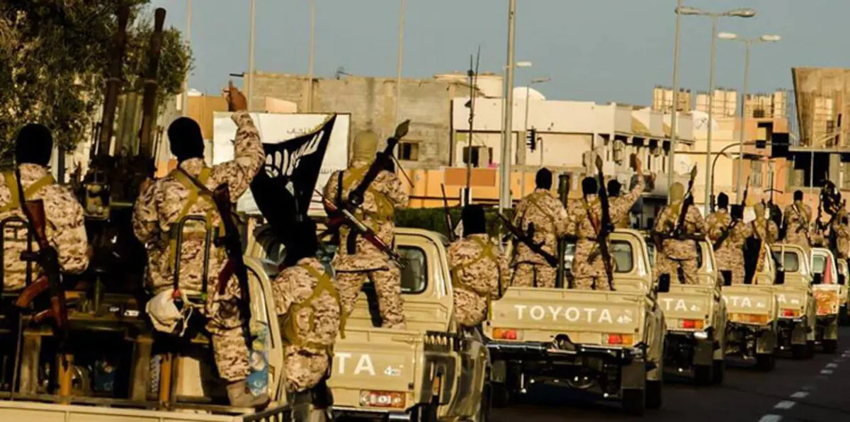 داعش يحشد قواته نحو الجفرة لبسط سيطرته على كامل سرت الليبية