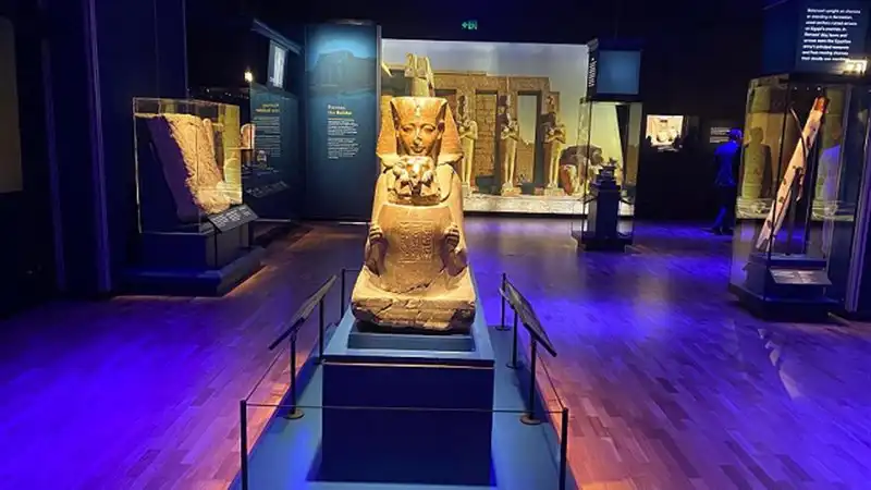 من  معرض "رمسيس وذهب الفراعنة" 