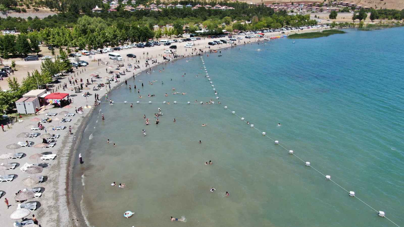 وفاة رجل بنوبة قلبية أثناء السباحة في تركيا.. وتحذيرات من موجات الحر