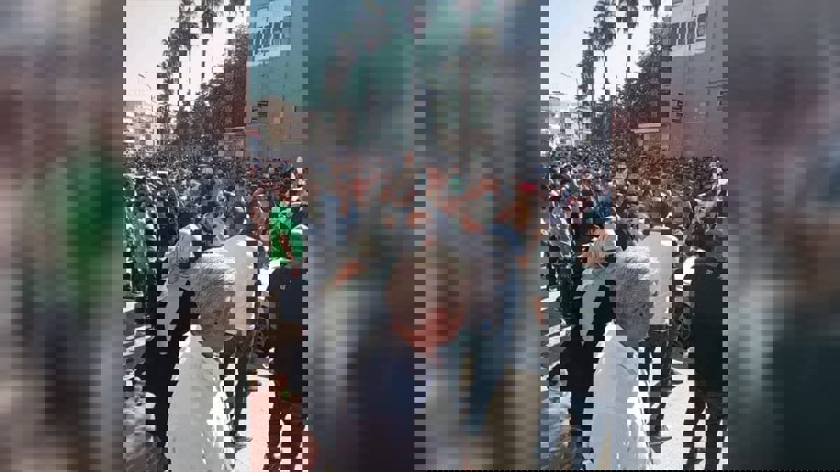 ليبيون يحتجون أمام مقر حكومة الدبيبة للمطالبة بـ"منحة الزواج"