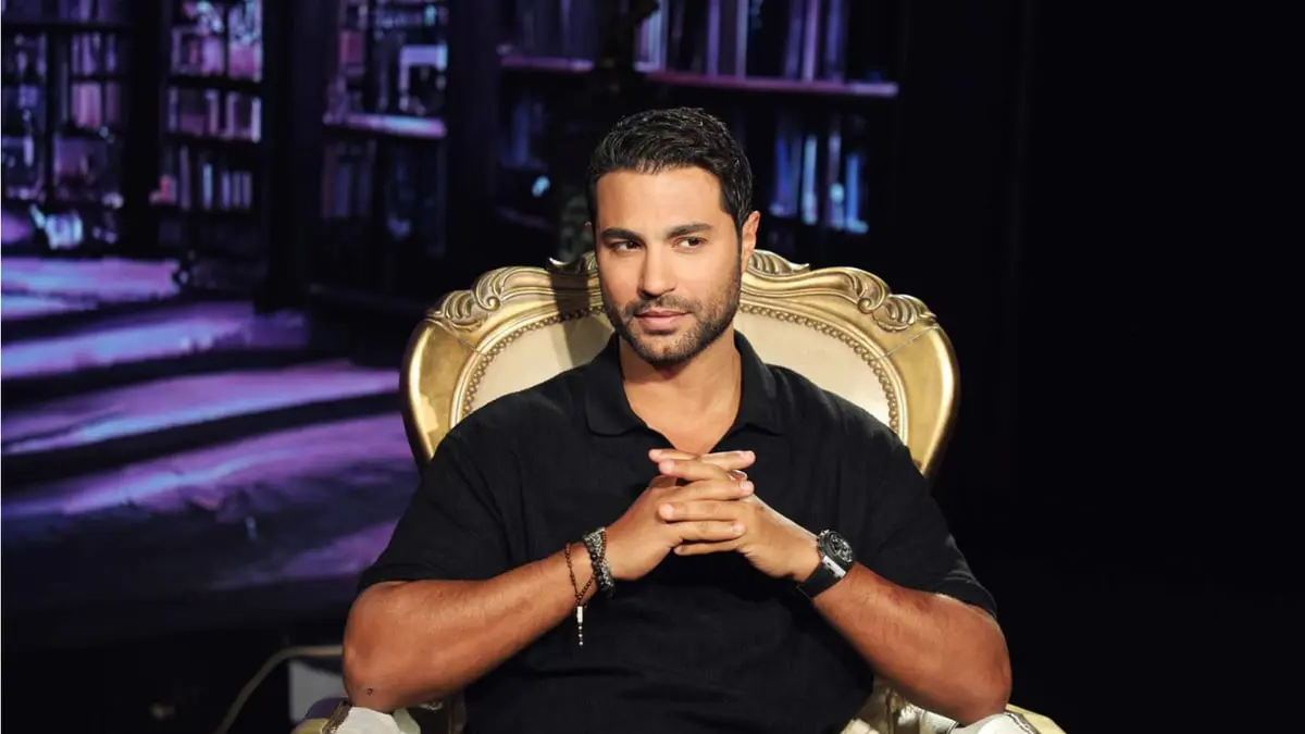 تصريحات إعلامية جريئة لكريم فهمي عن زواجه و"خياناته"