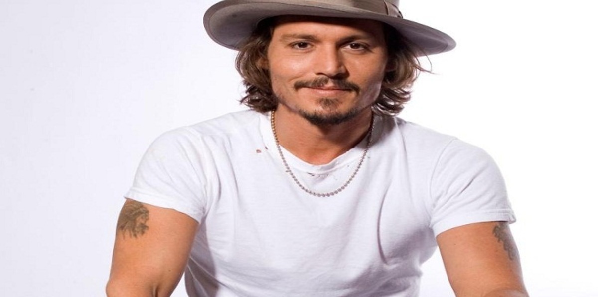 زوجة "جوني ديب" السابقة وابنته تنفيان عنه تهمة العنف