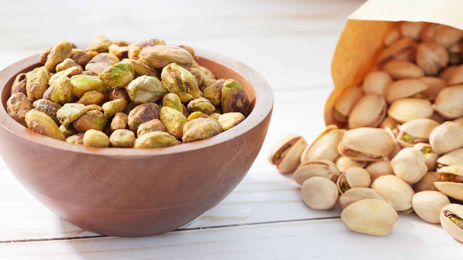 دراسة: تناول الفستق ليلًا يُبطئ تطور السكري