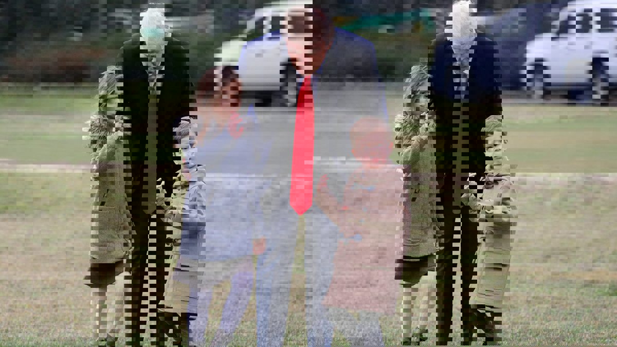 دونالد ترامب جد للمرة العاشرة (صورة)