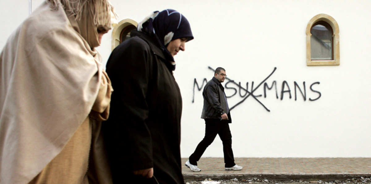 بالفيديو.. جندي فرنسي يهدّد المسلمين بالقتل إن لم يغادروا أوروبا