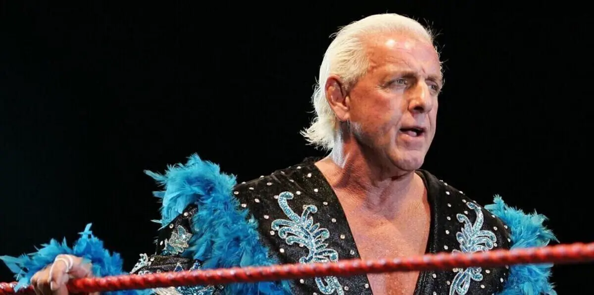 أسطورة WWE ريك فلير يحقق المعجزة وينجو من الموت