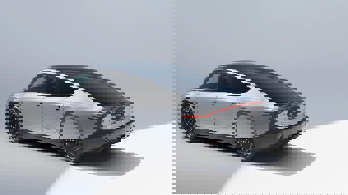 شركة هولندية تبدأ إنتاج أول سيارة طاقة شمسية في العالم