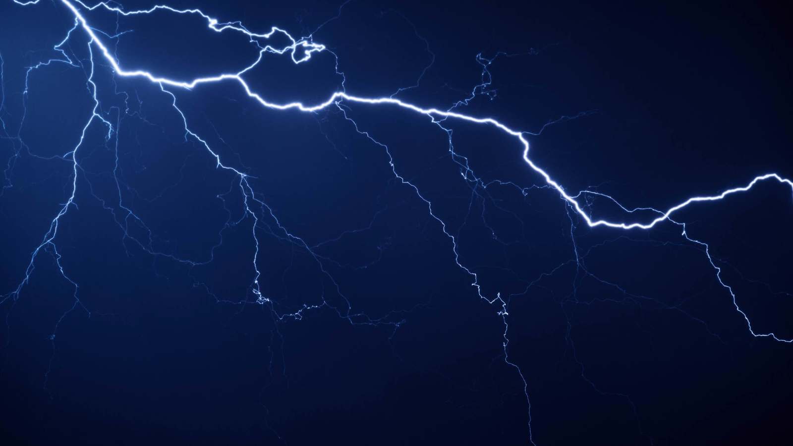 صاعقة رعدية تزهق حياة يمنيتين وطفليهما