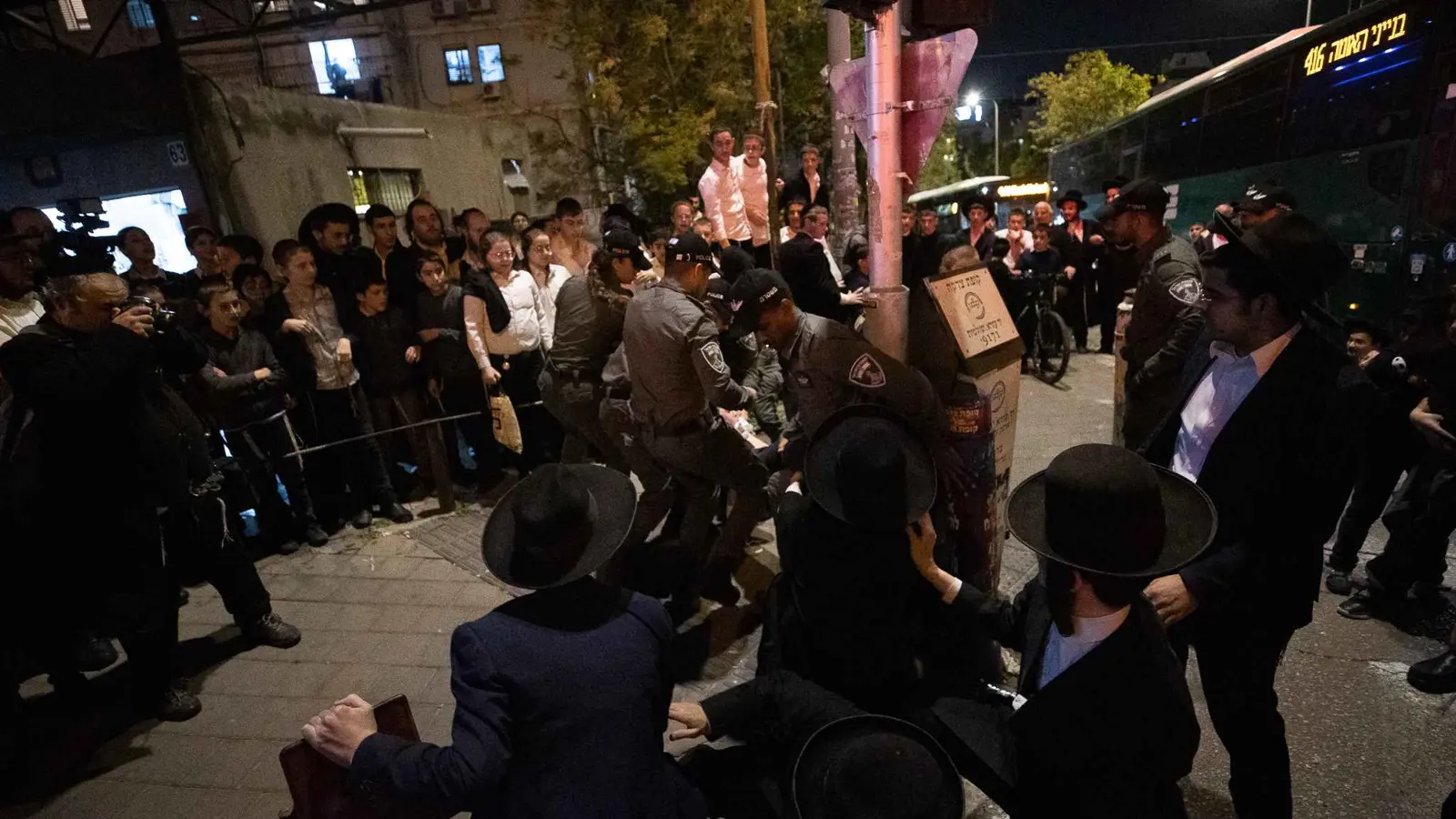 الكشف عن خطط إسرائيلية لتجنيد الحريديم "دون حد"