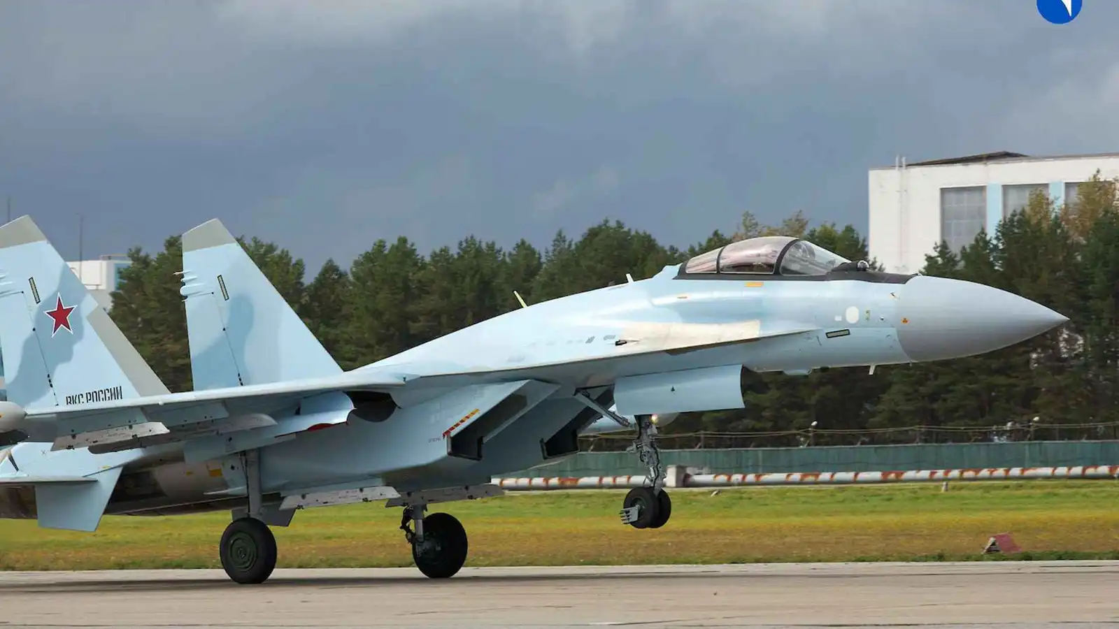 صفقة "رد الجميل".. روسيا تستعد لبيع 16 مقاتلة من طراز "سو-35" لإيران