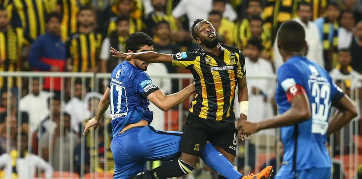 حرب الصفقات والموعد والقنوات الناقلة.. أمور يجب أن تعرفها عن مباراة الهلال والاتحاد في السوبر السعودي