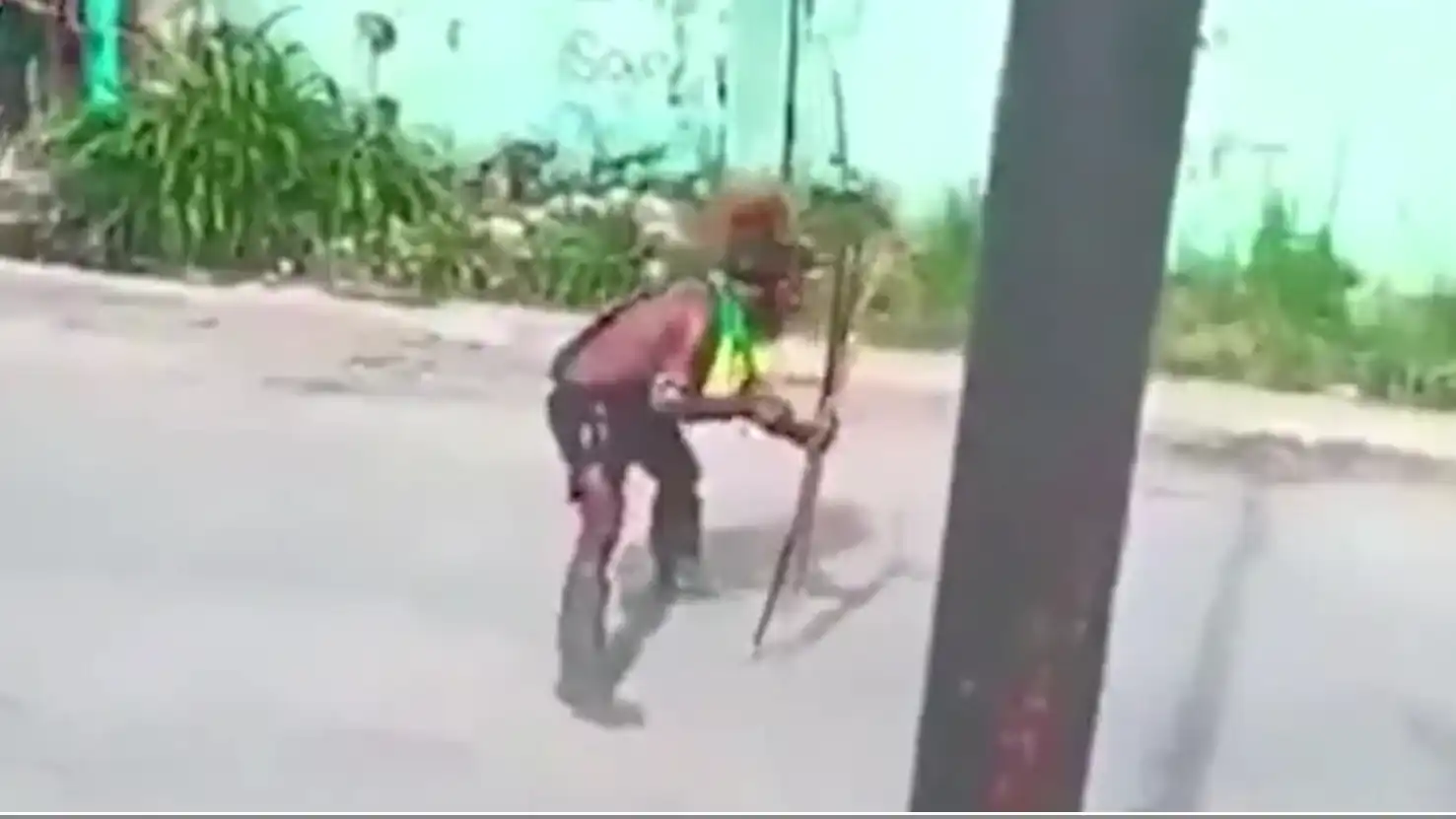 اندلاع معركة بالسهام والأقواس بين قبيلتين يثير التفاعل (فيديو)