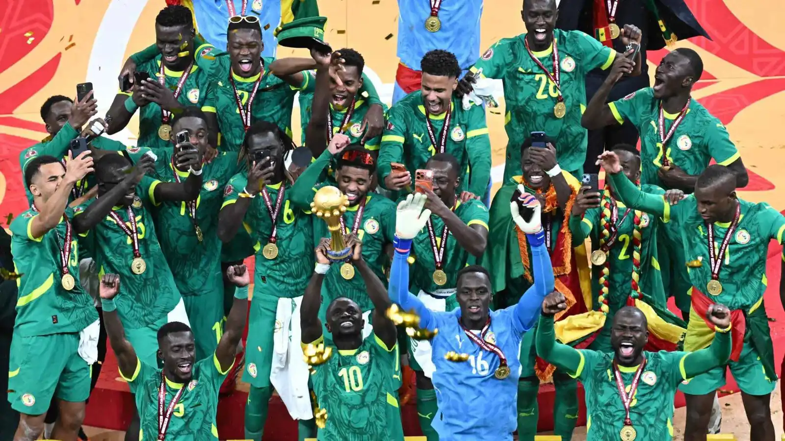 "أشك في حالات تسمم".. لاعب سنغالي يطلق اتهامات خطيرة بعد نهائي أمم إفريقيا