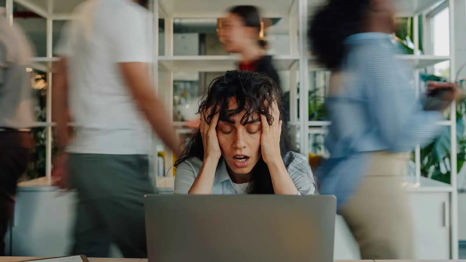 كيف تحمي نفسك من الإرهاق الوظيفي عند بدء عمل جديد؟