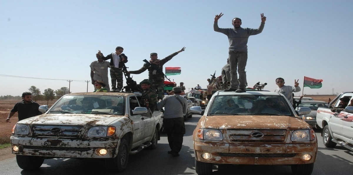 ناشطون ليبيون: الجيش يتعرض لحملة شرسة لتوريطه في حادثتي الأبيار ودرنة