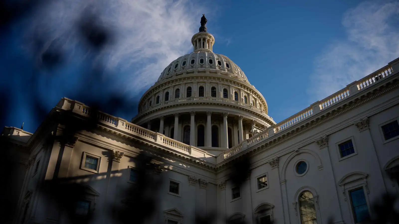 سيناتور جمهوري: 20 شخصية بارزة مرتبطة بفضيحة إبستين