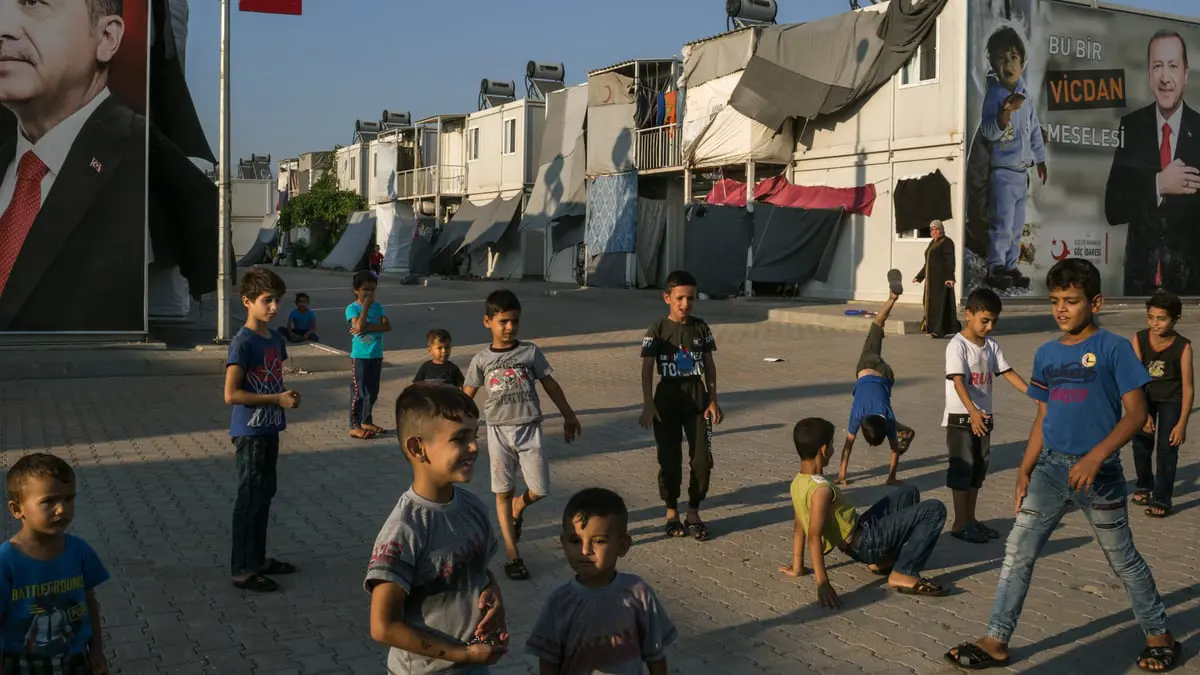 تقرير: الأزمة الاقتصادية تزيد "استياء" الأتراك من اللاجئين والأجانب