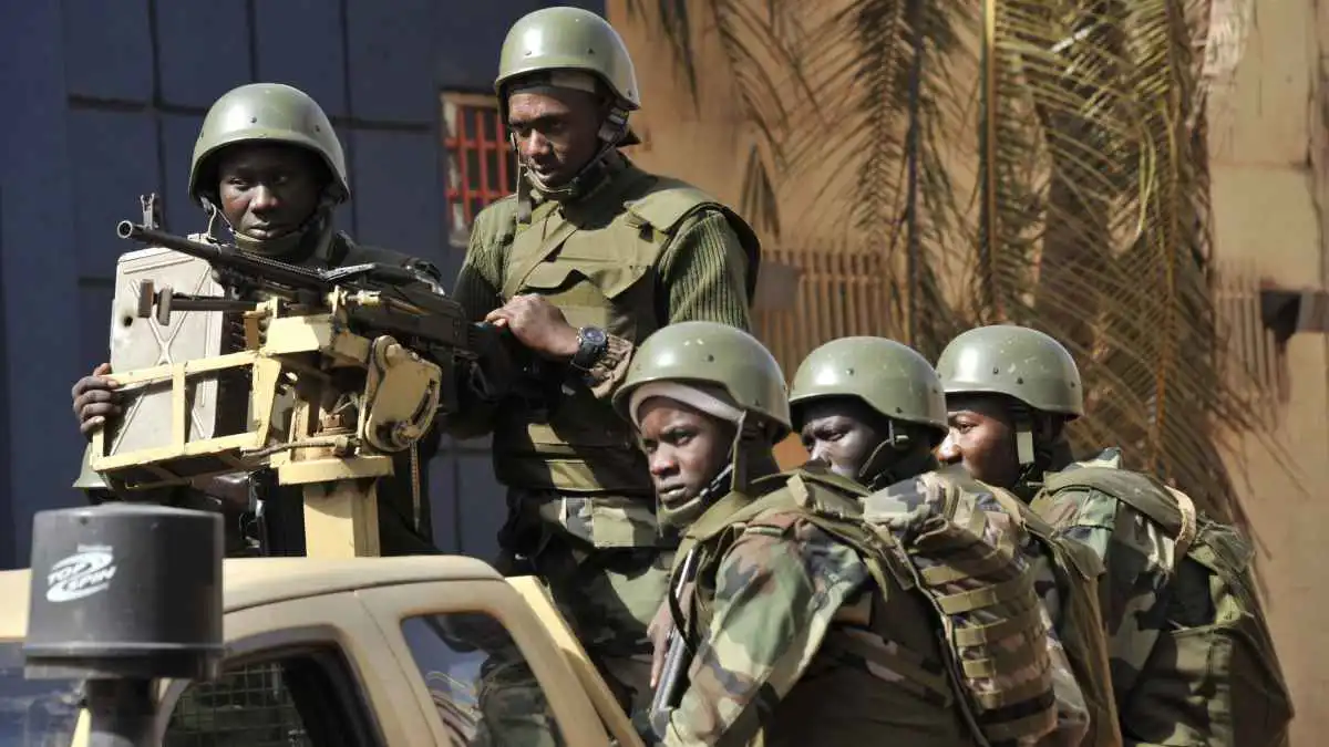 لماذا تختار الجماعات المسلحة حرب الاستنزاف في الساحل الإفريقي؟