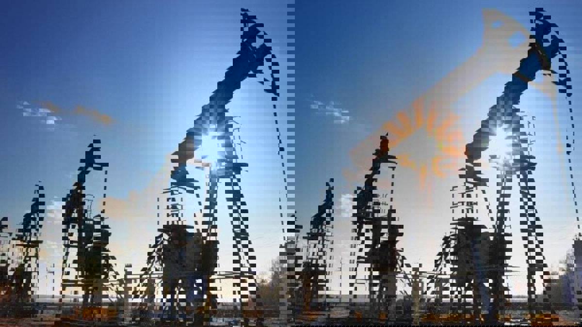 رويترز: خفض إمدادات الخام من أبوظبي يصل بخام برنت عند أعلى مستوى في 5 أشهر