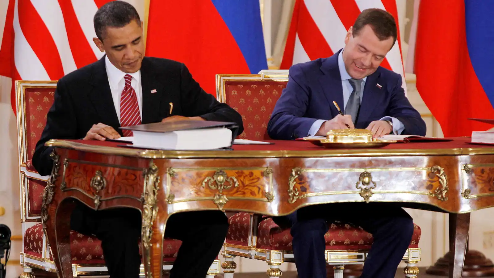 الناتو يدعو إلى ضبط النفس مع انتهاء صلاحية "نيوستارت"