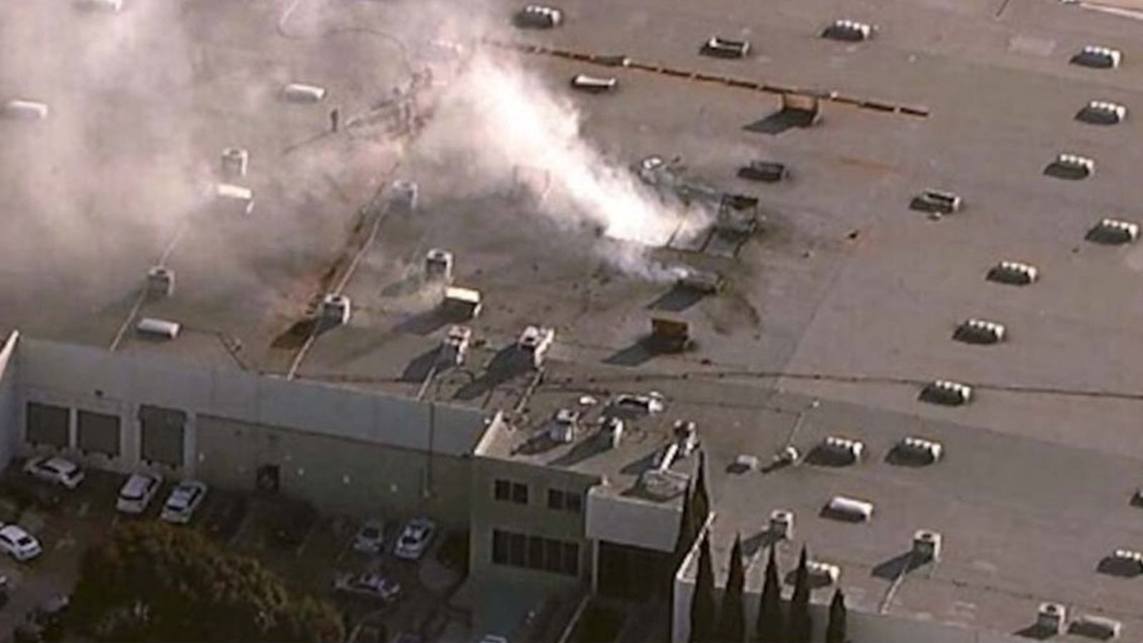 حالتا وفاة و18 إصابة إثر تحطم طائرة صغيرة في كاليفورنيا