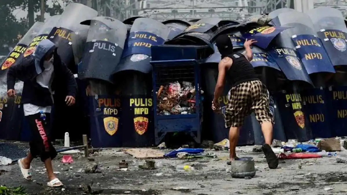 الفلبين على "صفيح ساخن".. احتجاجات شعبية تكشف أعمق أزمة فساد منذ عقود