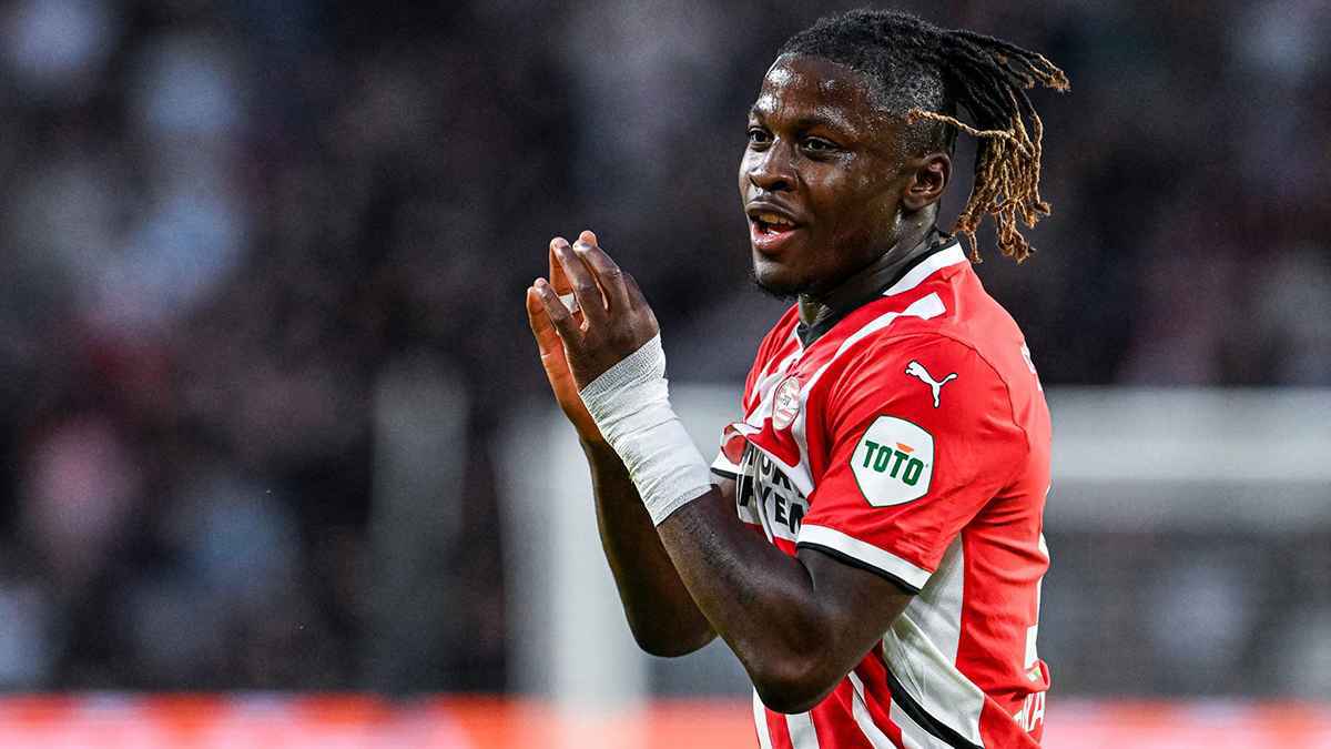 الهلال يطارد نجم آيندهوفن