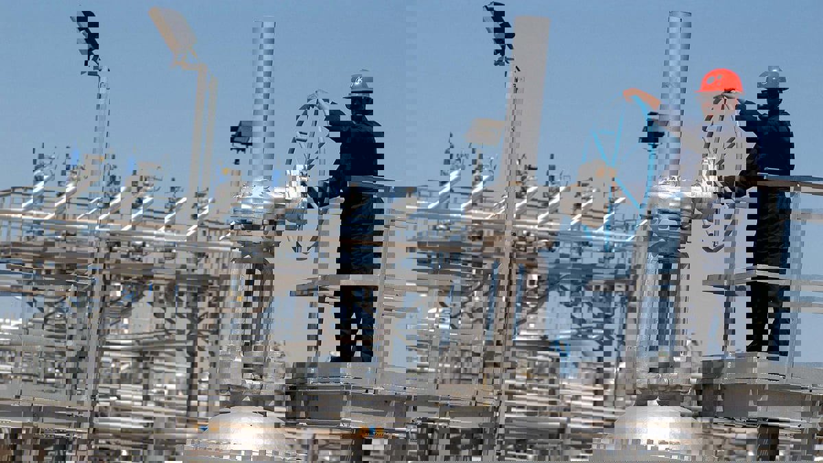 الكويت: خطة لزيادة إنتاج النفط تشمل المنطقة المشتركة مع السعودية