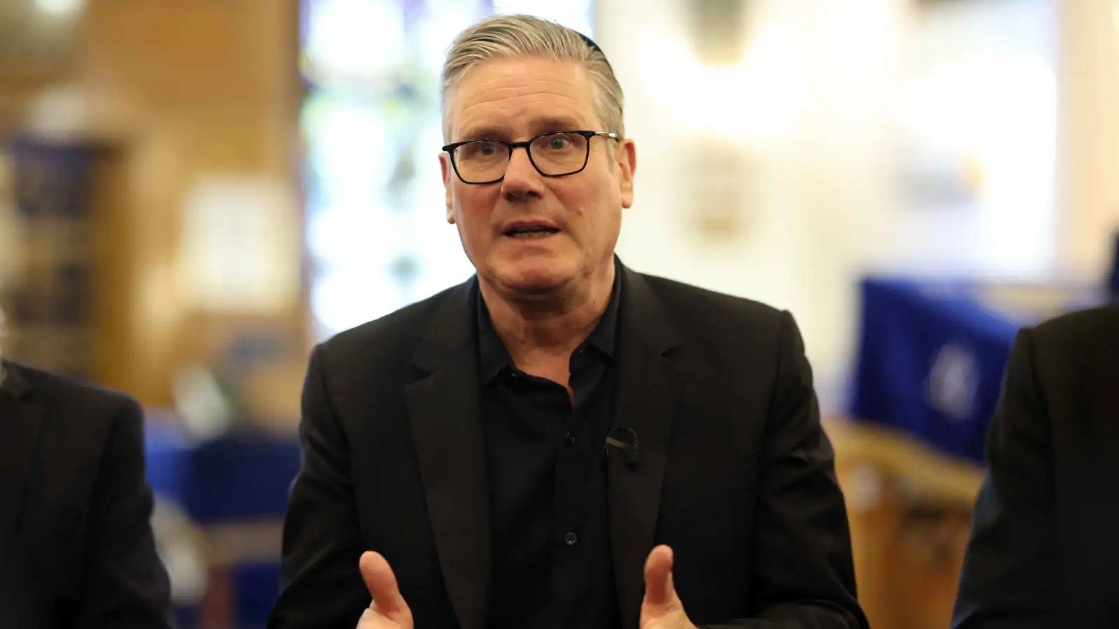 "التايمز": العد التنازلي لرحيل ستارمر بدأ بالفعل