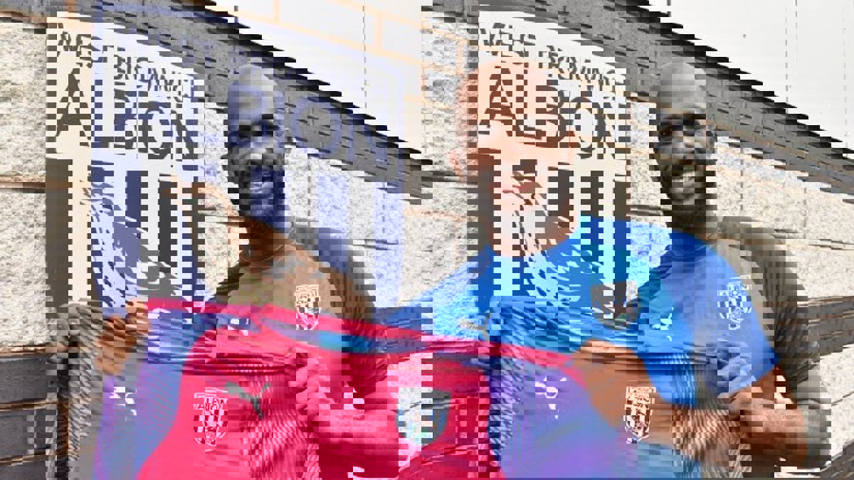 رسميًا.. الحارس العُماني علي الحبسي يعود لإنجلترا (صور)