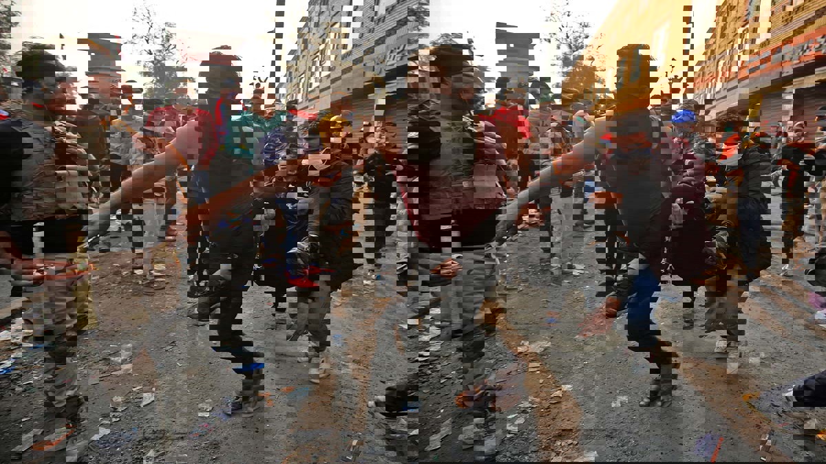 ارتفاع ضحايا الهجوم على المعتصمين في بغداد إلى 23 قتيلًا (فيديو)