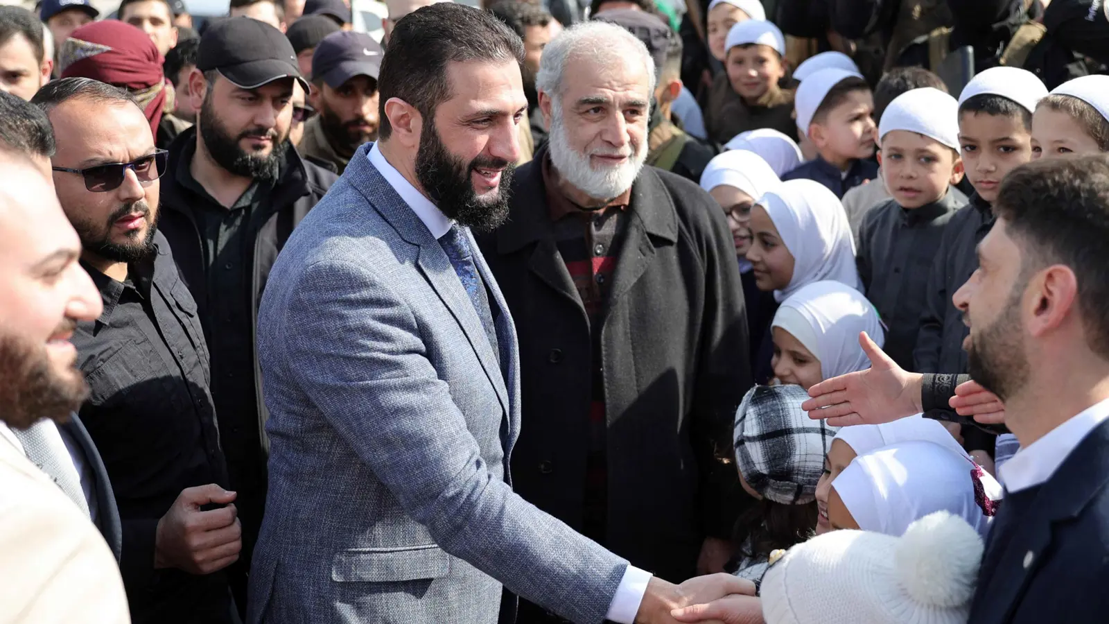 حذر وشكوك.. كيف ستحسم واشنطن موقفها تجاه "سوريا الجديدة"؟