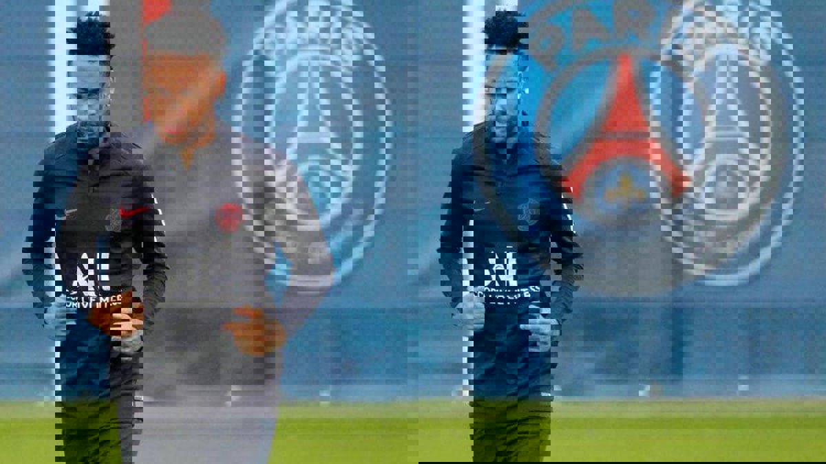 تقارير: نادي برشلونة يسعى لاستغلال ورطة باريس سان جيرمان لضم نيمار