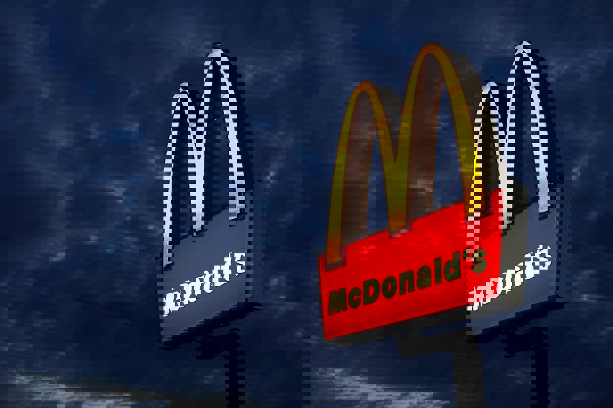 انتهاكات جنسية وعنصرية.. فضيحة تهز سلسلة مطاعم ماكدونالدز  في بريطانيا

