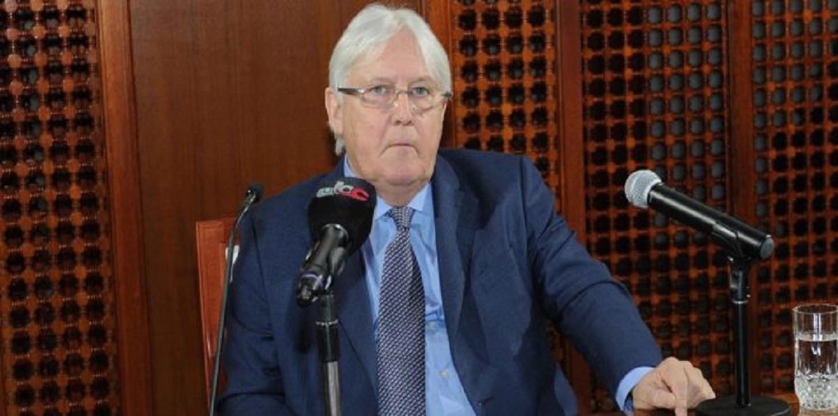 مارتن غريفيث يعود إلى صنعاء والحكومة تلوّح باستئناف هجوم الحديدة