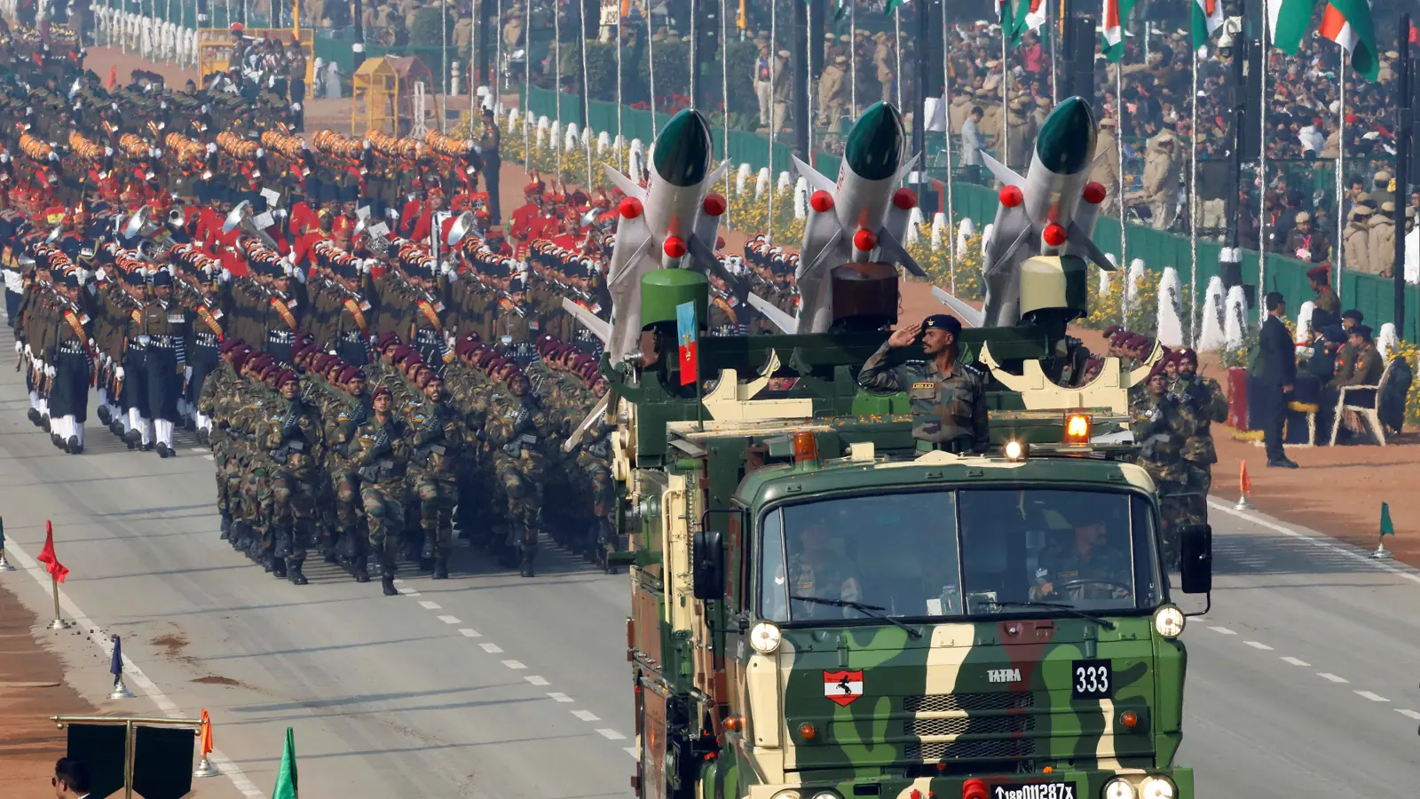 الهند تخسر في الجو.. والأسلحة الإسرائيلية تخضع لاختبار بين نارين