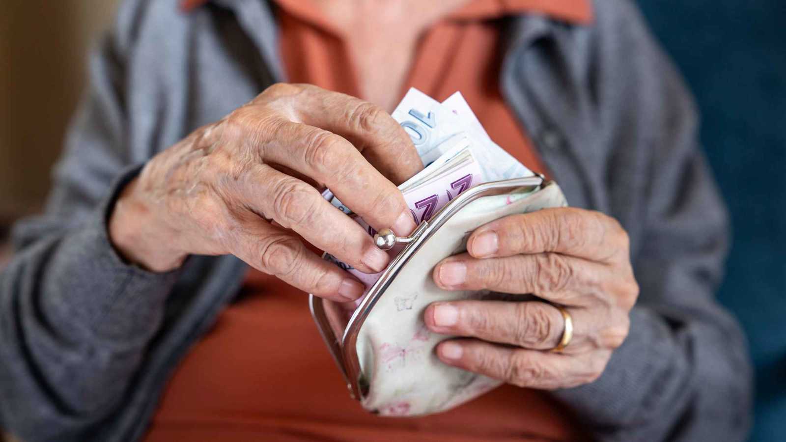 بقصد السرقة.. محاولة قتل مروعة لسيدة مسنة في دمشق