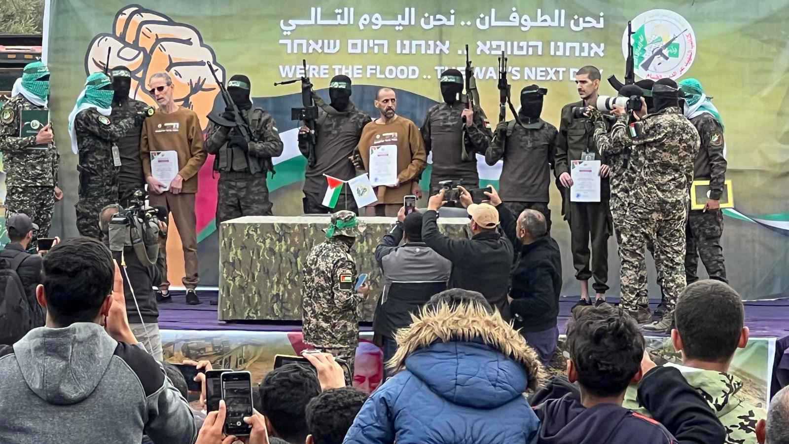 يديعوت أحرونوت: حماس تدرس اقتراح ترامب وتطالب بتوضيح