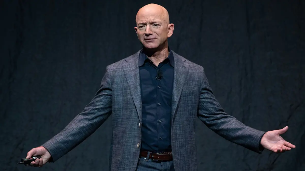 لماذا تنحى بيزوس عن منصبه كرئيس لشركة "أمازون"؟