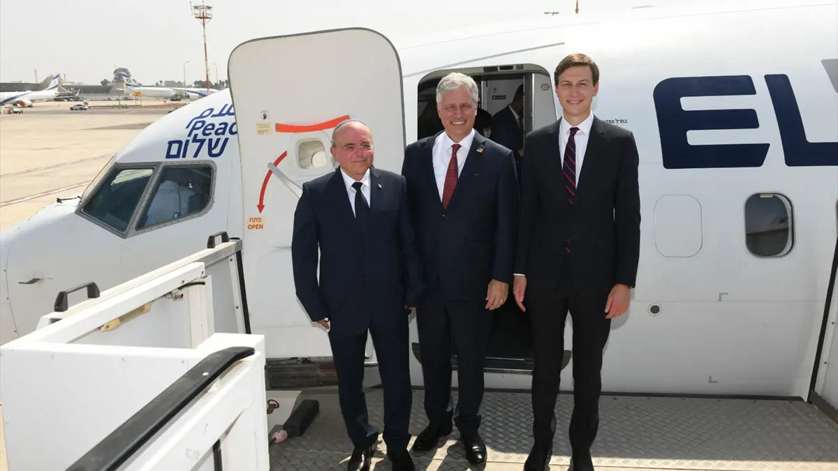 مستقلا أول طائرة تجارية إسرائيلية إلى الإمارات.. كوشنر يأمل ببداية "مسار تاريخي"