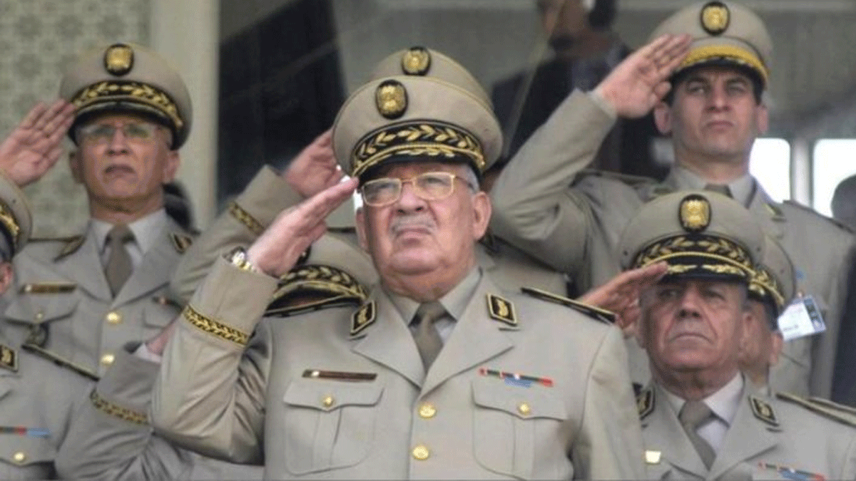 قائد الجيش الجزائري يدعو لتعجيل الكشف عن ملفات الفساد الثقيلة ‎