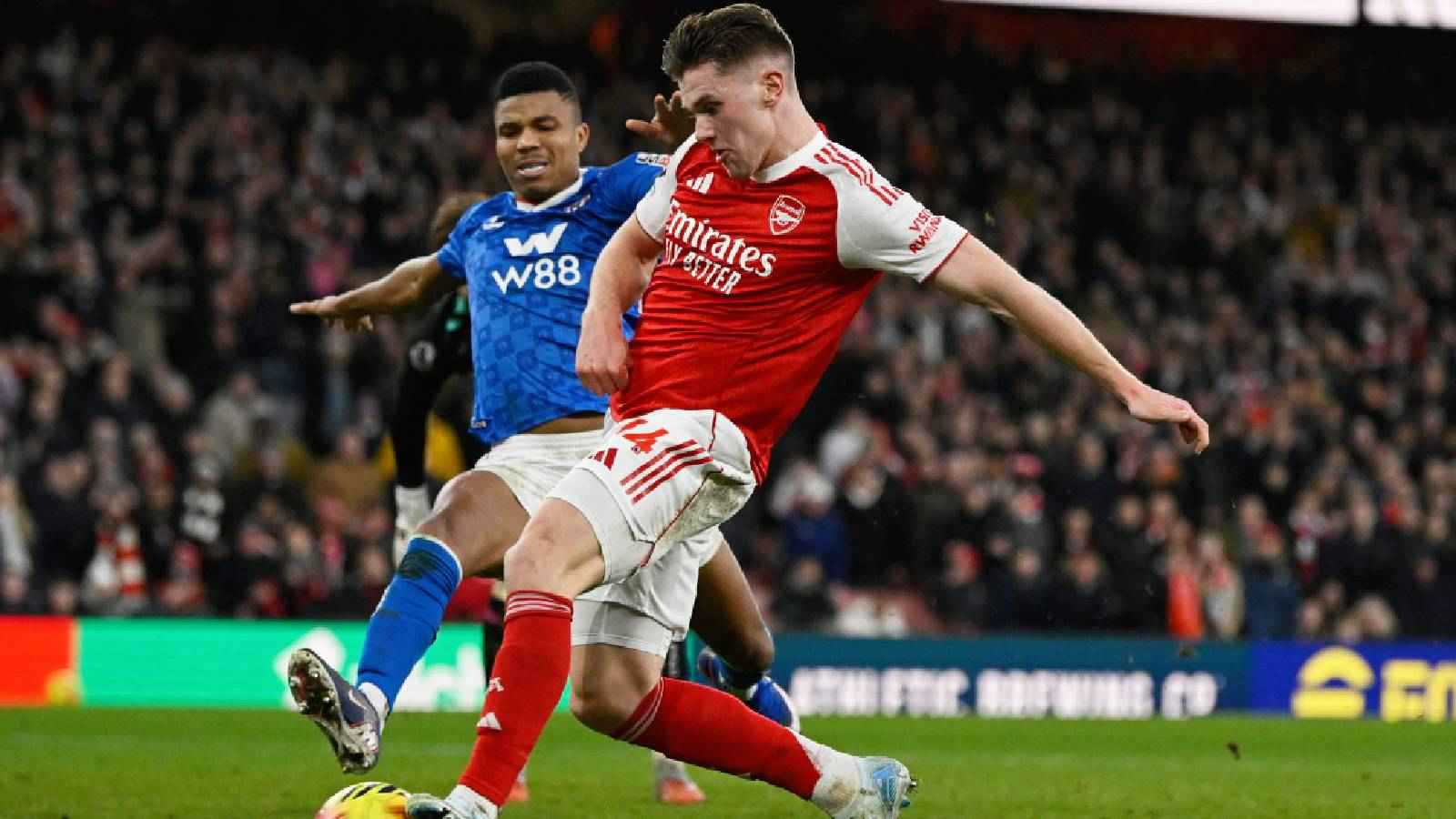 كم نقطة يحتاجها آرسنال لحسم لقب الدوري الإنجليزي؟ 