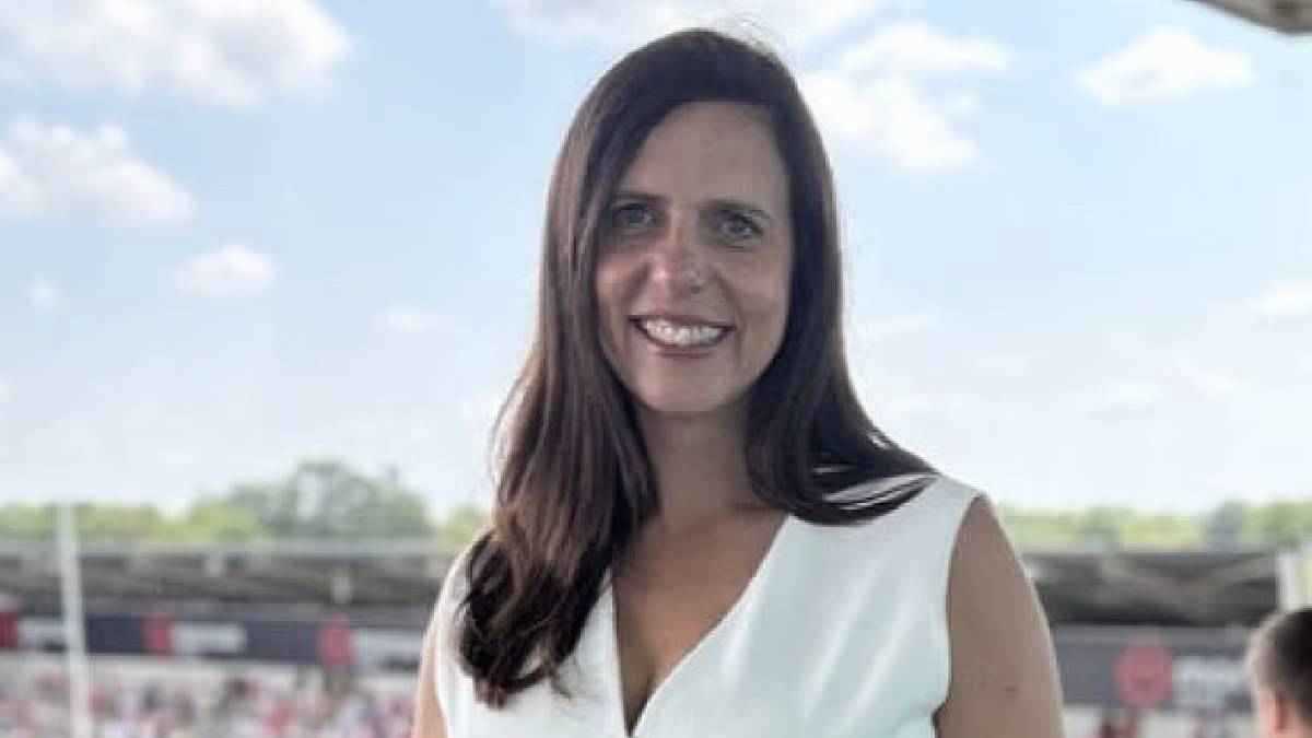 فضيحة.. استقالة مديرة فريق إنجليزي بعد مطالبتها بـ "رشوة جنسية"